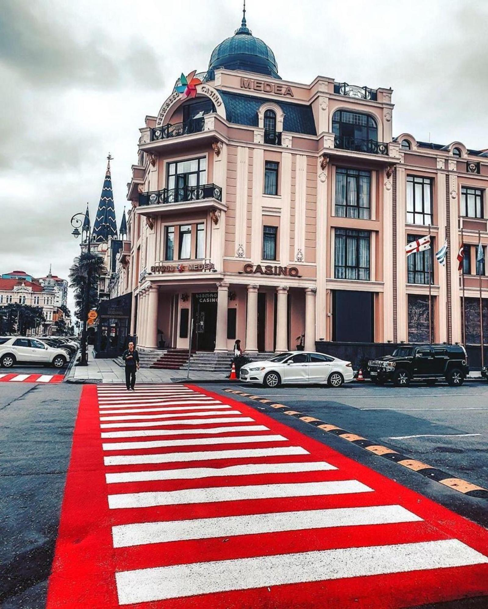 Orbi Aparthotel In Batumi Ngoại thất bức ảnh